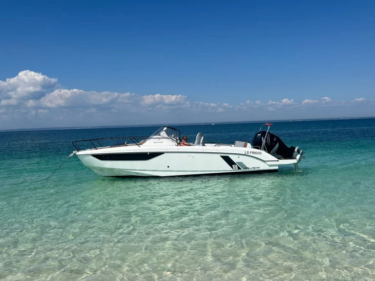 Verhuur Motorboot Bénéteau met vaarbewijs