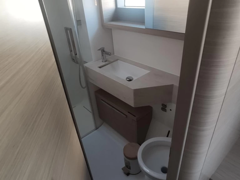 Bootverhuur Lagoon Lagoon 51 in Kaštela via SamBoat