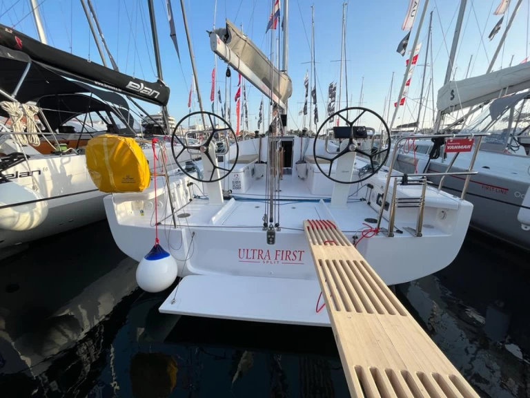 Huur een Bénéteau First 36 in Split