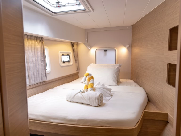 Bootverhuur Lagoon Lagoon 42 in Mahé via SamBoat