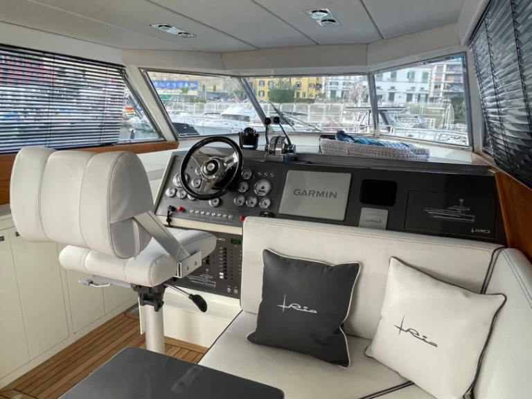 Huur Motorboot met of zonder schipper Rio in Porto di Mergellina