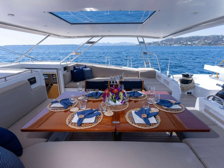 Huur een Cnb-Bordeaux LADY 8 in Southampton
