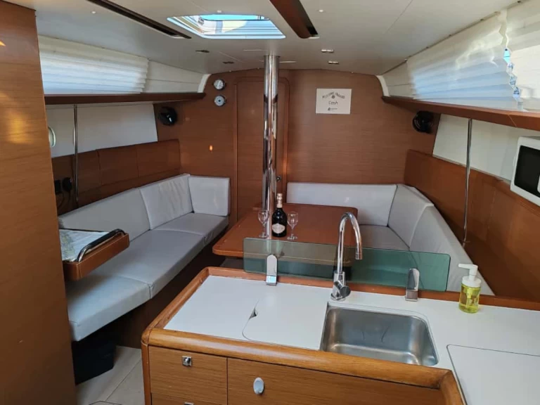 Bootverhuur Drage goedkoop Sun Odyssey 389