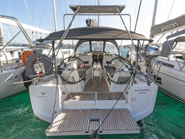 Verhuur Zeilboot in Volos - Jeanneau Sun Odyssey 349