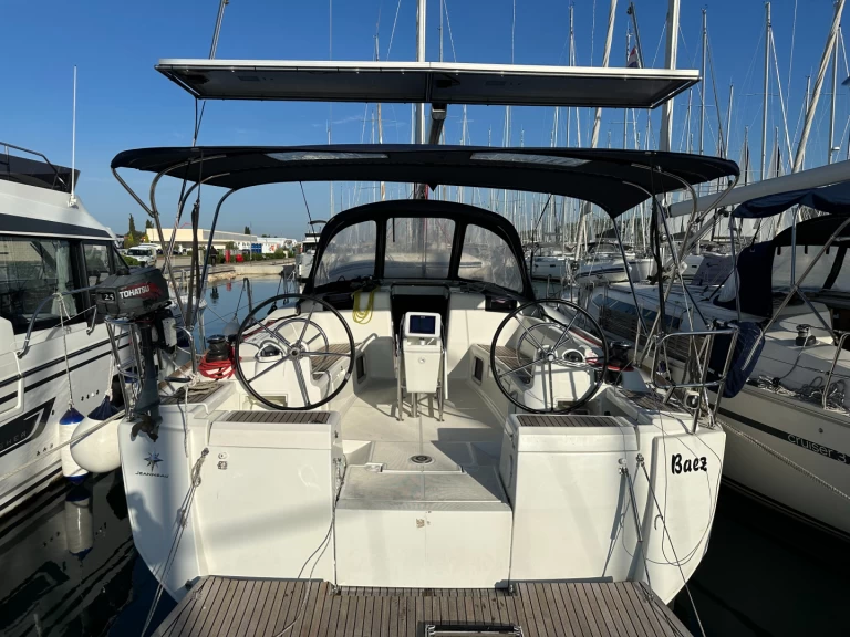Huur een Jeanneau Sun Odyssey 449 in Sukošan