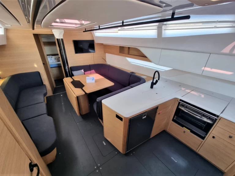 Elan Elan E6 te huur van particulier of professional in Punat