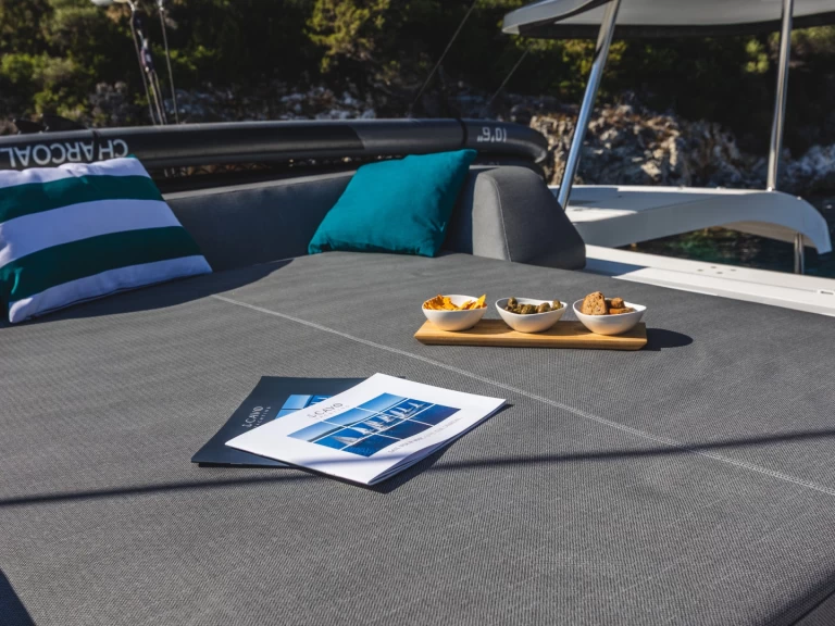 Bootverhuur Lagoon Lagoon 42 in Lefkáda via SamBoat