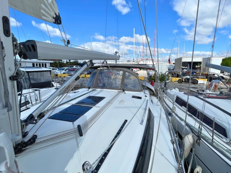 Verhuur Zeilboot in Lefkáda - Bavaria Cruiser 51