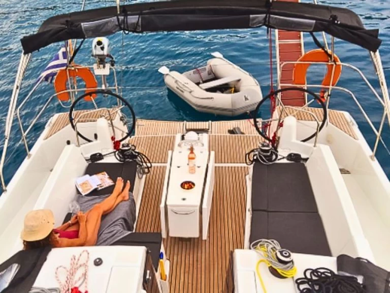 Huur een Jeanneau Sun Odyssey 440 in Rhodes (City)