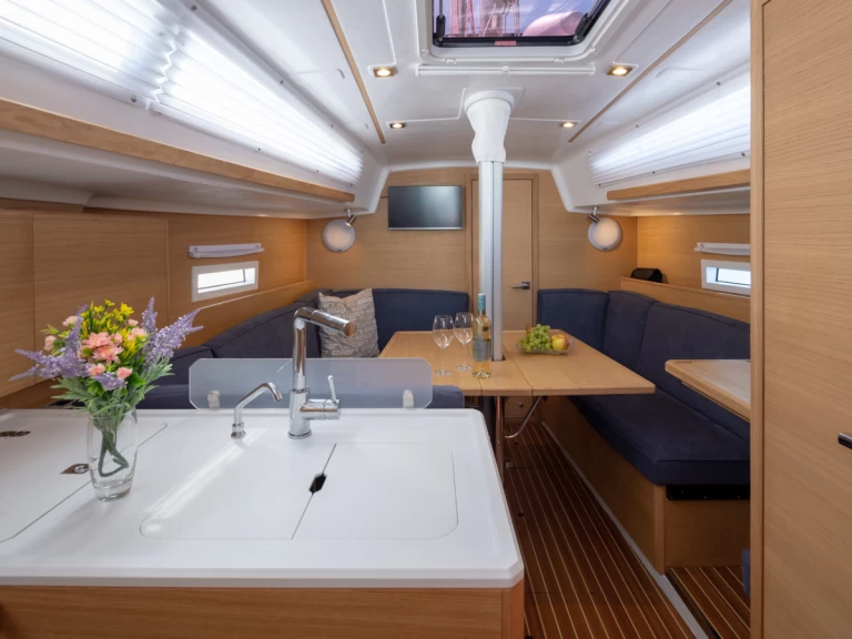 Bootverhuur Elan E4 in Betina via SamBoat