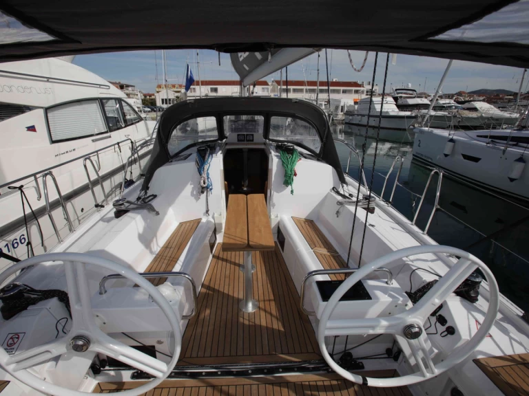 Huur Zeilboot met of zonder schipper Elan in Betina