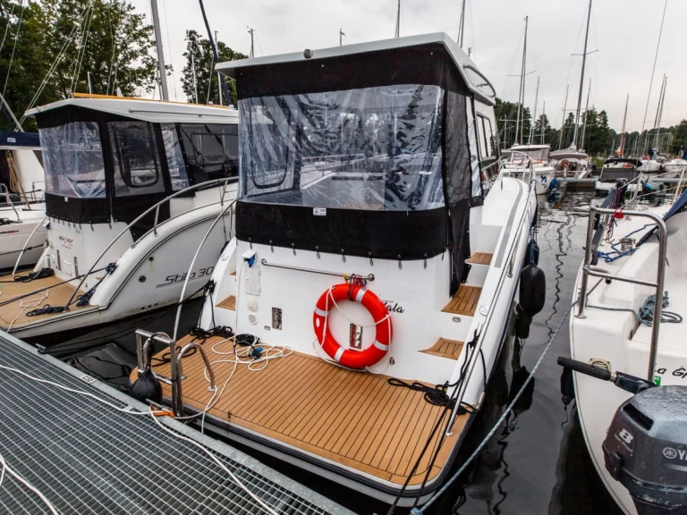 Motorboot te huur in Ogonki voor de beste prijs