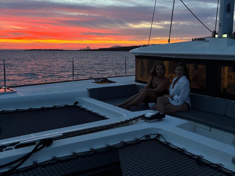 Huur Catamaran met of zonder schipper Lagoon in Marina Ibiza