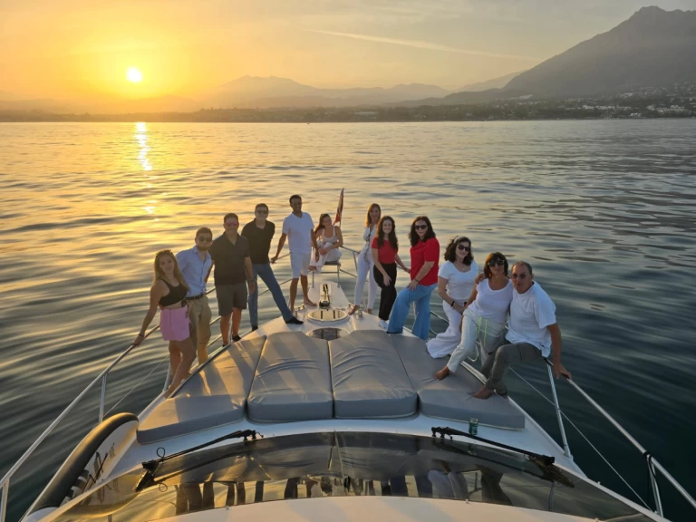 Bootverhuur Marbella goedkoop Majestic 46 Fly