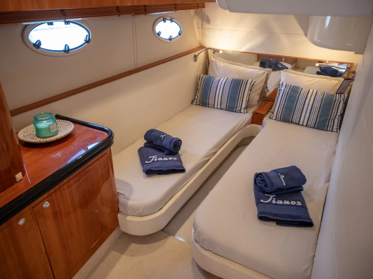 Huur een Elan Elan Power 42 in Palioúri