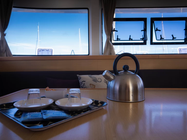 Verhuur Catamaran Lagoon met vaarbewijs