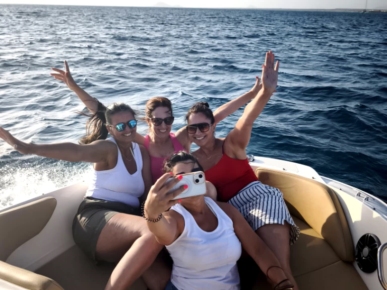 Huur een Sea Ray SPX 210 in Sal Island