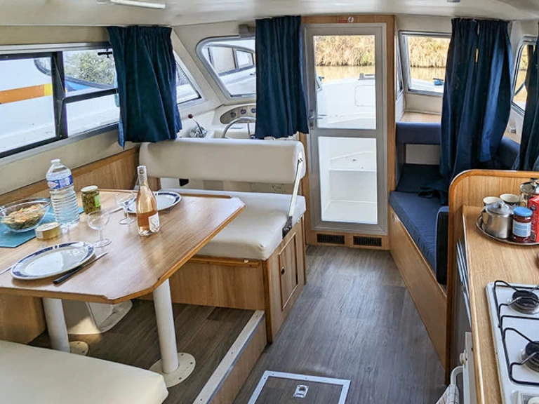 Huur Motorboot met of zonder schipper  in Vinkeveen