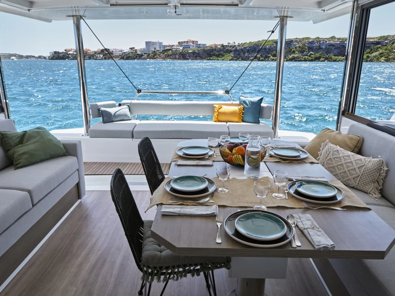 Catamaran te huur in Rogoznica voor de beste prijs