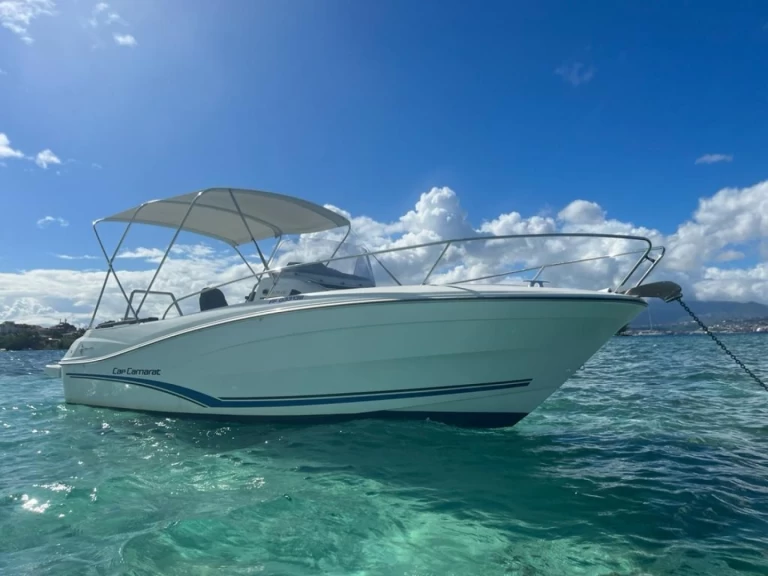 Huur een Jeanneau Cap Camarat 7.5 CC Serie 2 in Les Trois-Îlets