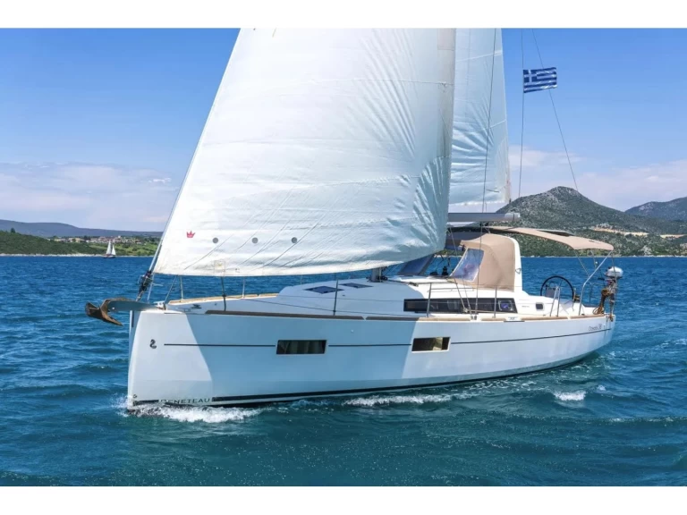 Huur een Bénéteau Oceanis 38 in Lefkáda