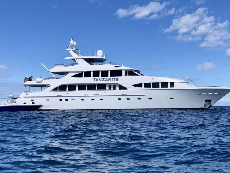 Bootverhuur Westship TANZANITE in Nassau via SamBoat