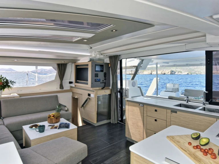 Jachthuur in Piraeus - Fountaine Pajot HELIDONI via SamBoat