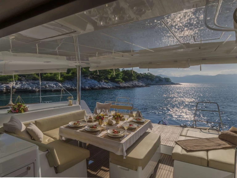 Huur een Lagoon FLO in Néa Péramos