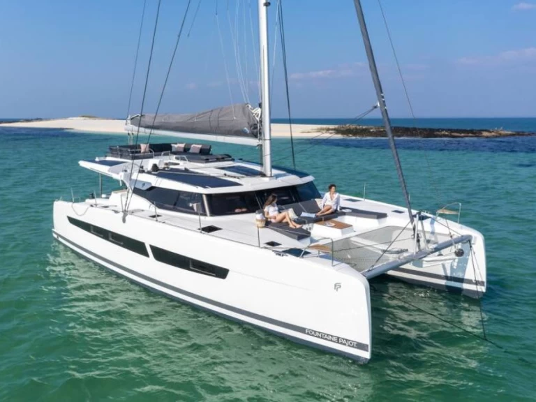 Catamaran te huur in Kalamata voor de beste prijs