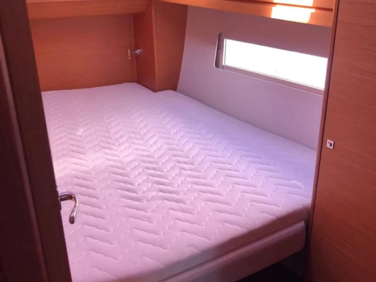 Huur een Dufour Dufour 470 in Cagliari