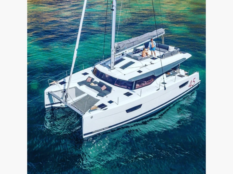 Huur een Fountaine Pajot Elba 45 in Palermo
