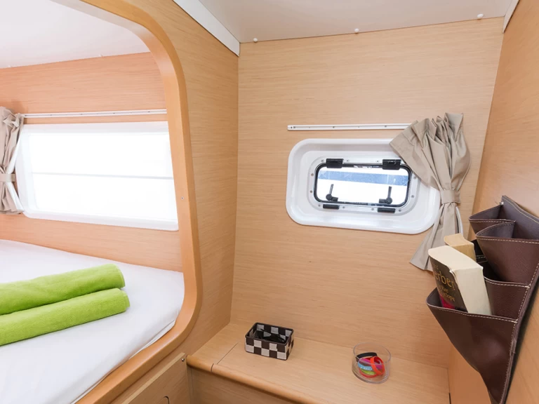 Huur Catamaran met of zonder schipper Lagoon in Lávrio