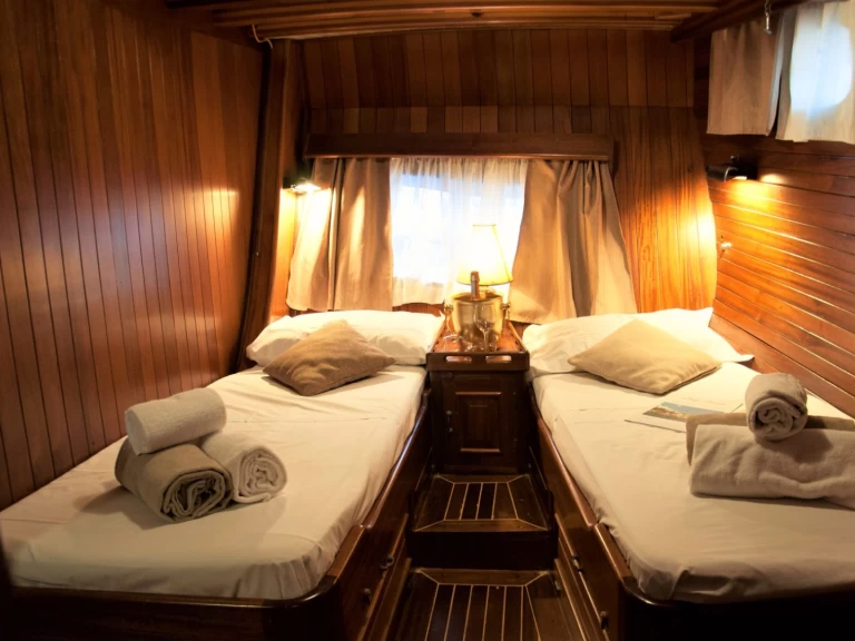 Jachthuur in Milazzo -  Donna Marisa (ex Lady C) via SamBoat