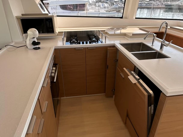 Catamaran te huur in Capo d'Orlando voor de beste prijs