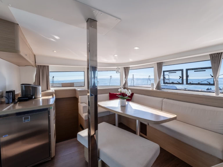 Verhuur Catamaran Lagoon met vaarbewijs