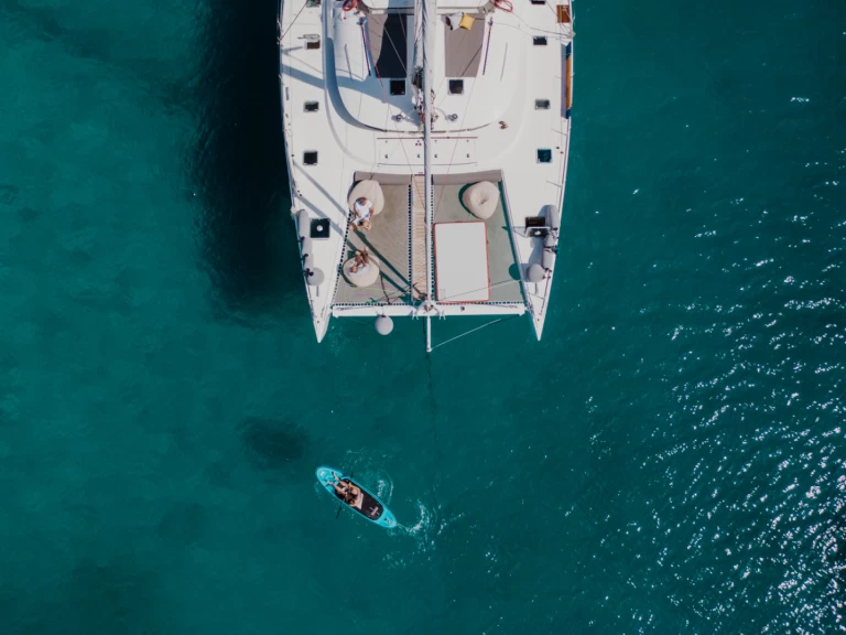 Verhuur Catamaran Lagoon met vaarbewijs