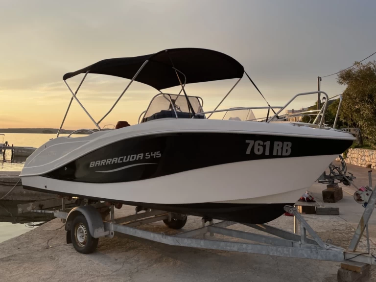 Huur Motorboot met of zonder schipper Barracuda in Rab