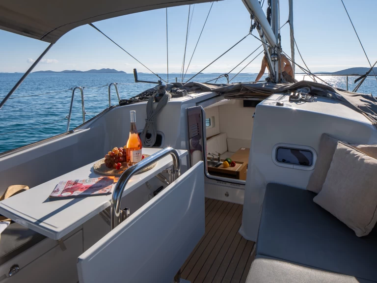 Verhuur Zeilboot in Biograd na Moru - Jeanneau Sun Odyssey 380