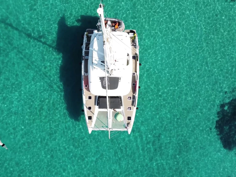 Catamaran te huur in Kaštela voor de beste prijs