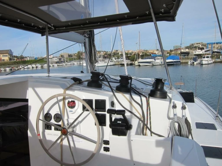 Verhuur Catamaran in Punat - Fountaine Pajot Lucia 40