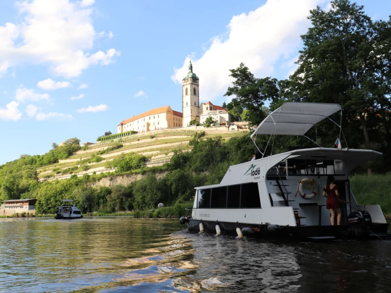 Bootverhuur Mělník goedkoop YB35