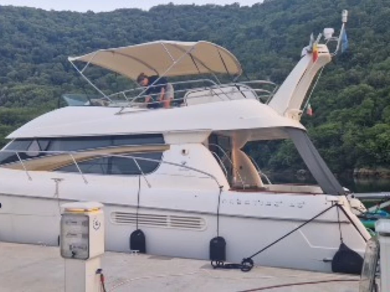 Verhuur Motorboot Jeanneau met vaarbewijs
