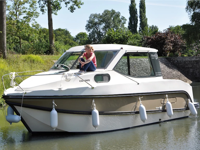 Verhuur Motorboot in Sablé-sur-Sarthe - Nicols Yacht Confort Couple 2-4 p.