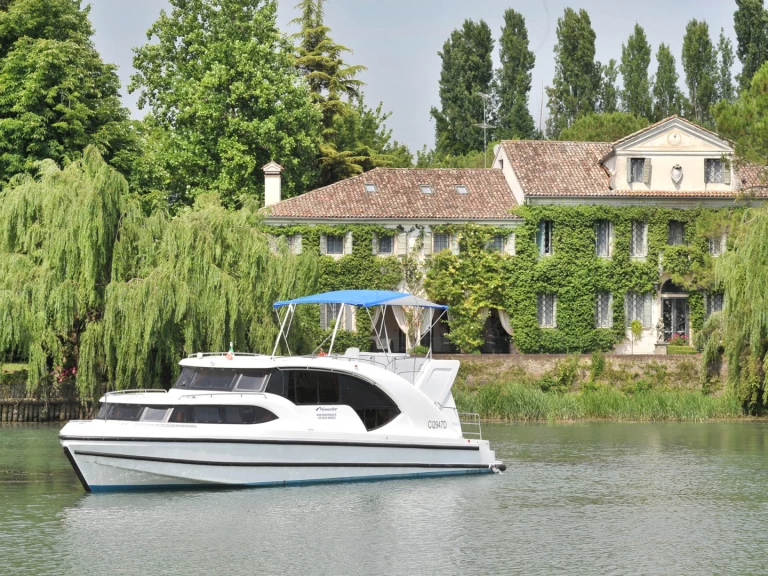 Jachthuur in Casale sul Sile - Houseboat Holidays Italia Minuetto 6+ via SamBoat