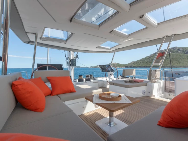 Verhuur Catamaran Fountaine Pajot met vaarbewijs