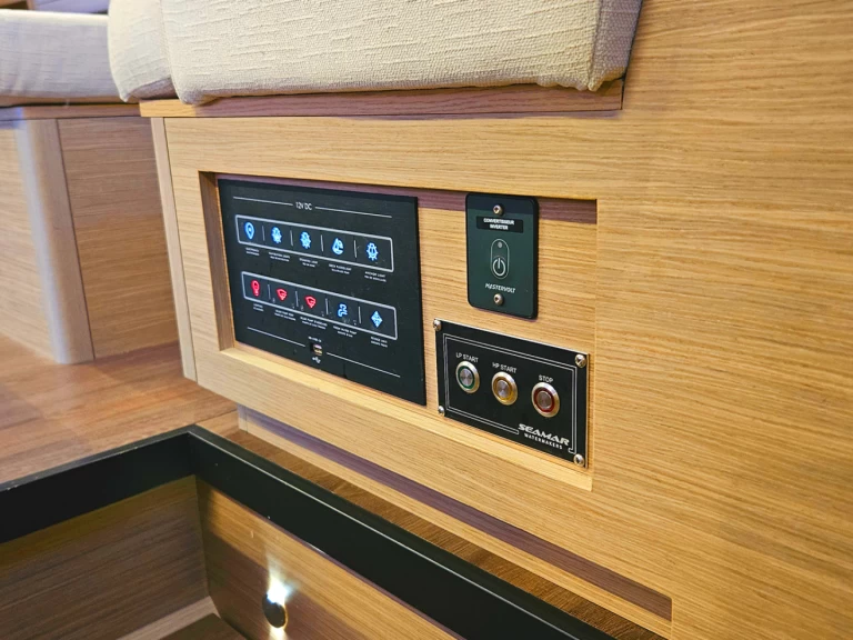 Verhuur Catamaran Lagoon met vaarbewijs