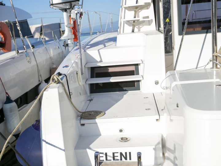 Catamaran te huur in Plataniás voor de beste prijs