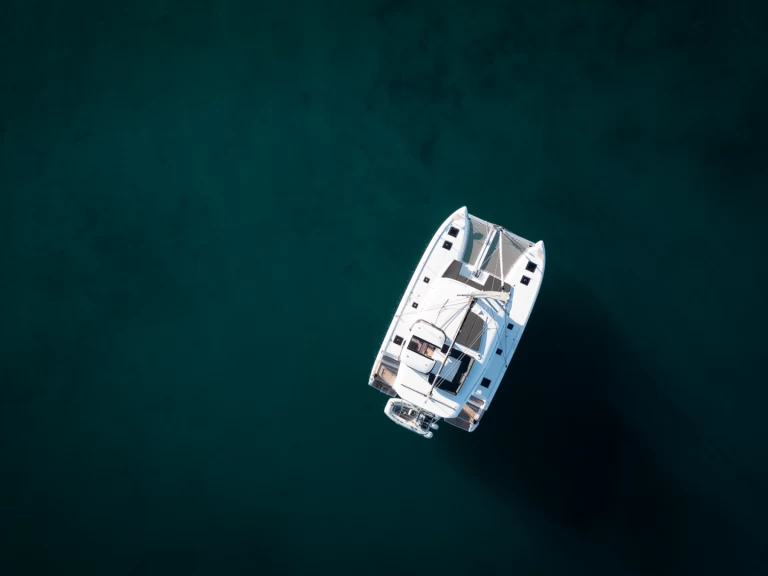 Verhuur Catamaran Lagoon met vaarbewijs