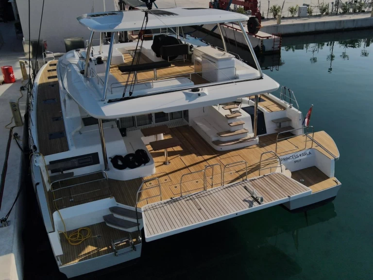 Huur een Lagoon Lagoon 60 in Kaštela