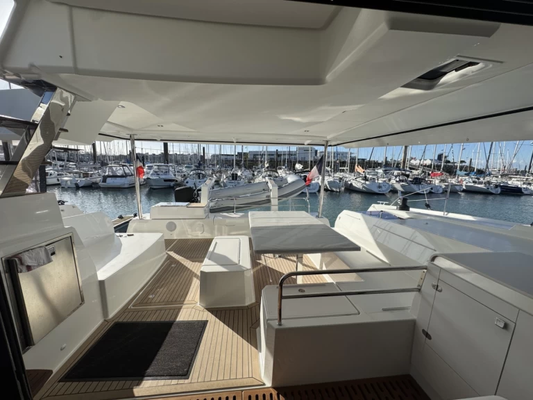 Verhuur Catamaran Fountaine Pajot met vaarbewijs